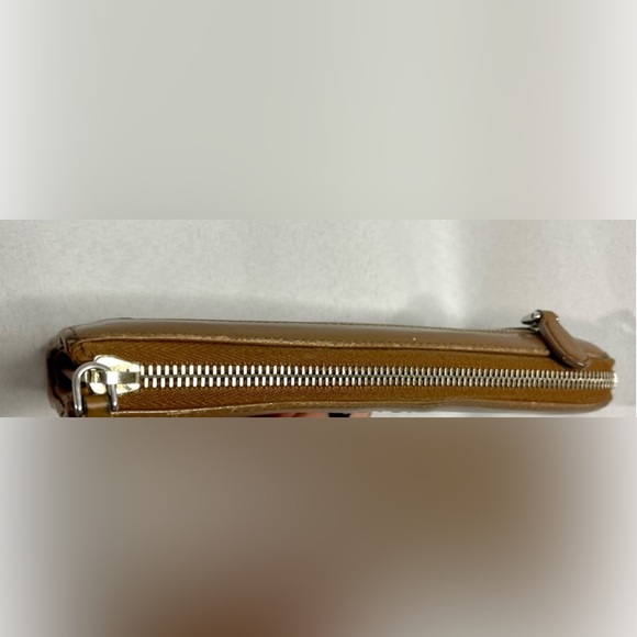 LIVE SHOW LISTING PRADA CANELLA SOFT BROWN LEATHER WALLET-AUTHENTIC - Picture 6 of 7